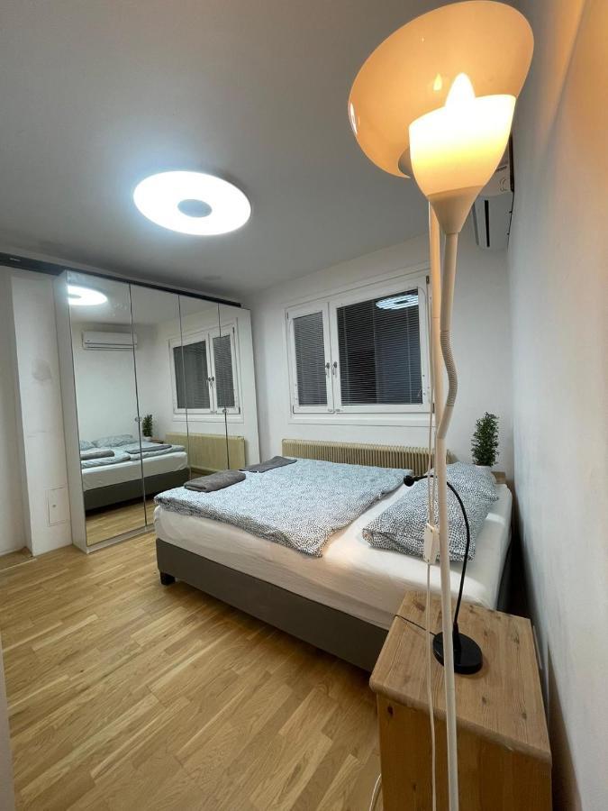 Nice Rooftop Hostel Відень Екстер'єр фото