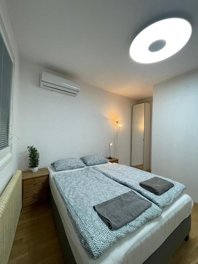 Nice Rooftop Hostel Відень Екстер'єр фото